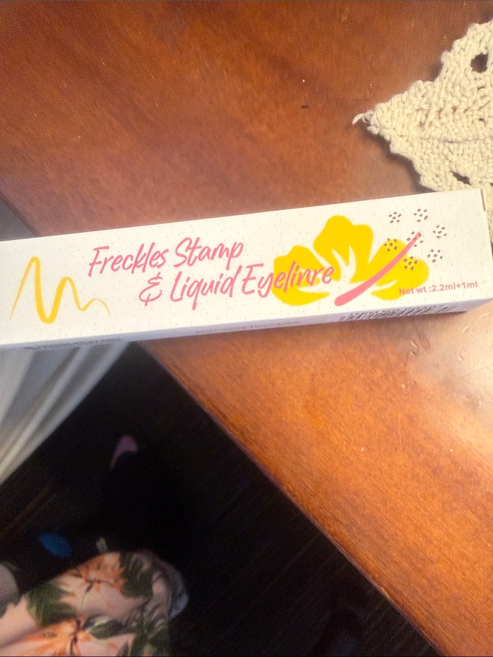 Freckles Stamp & Liquid Eyeliner - Yellow